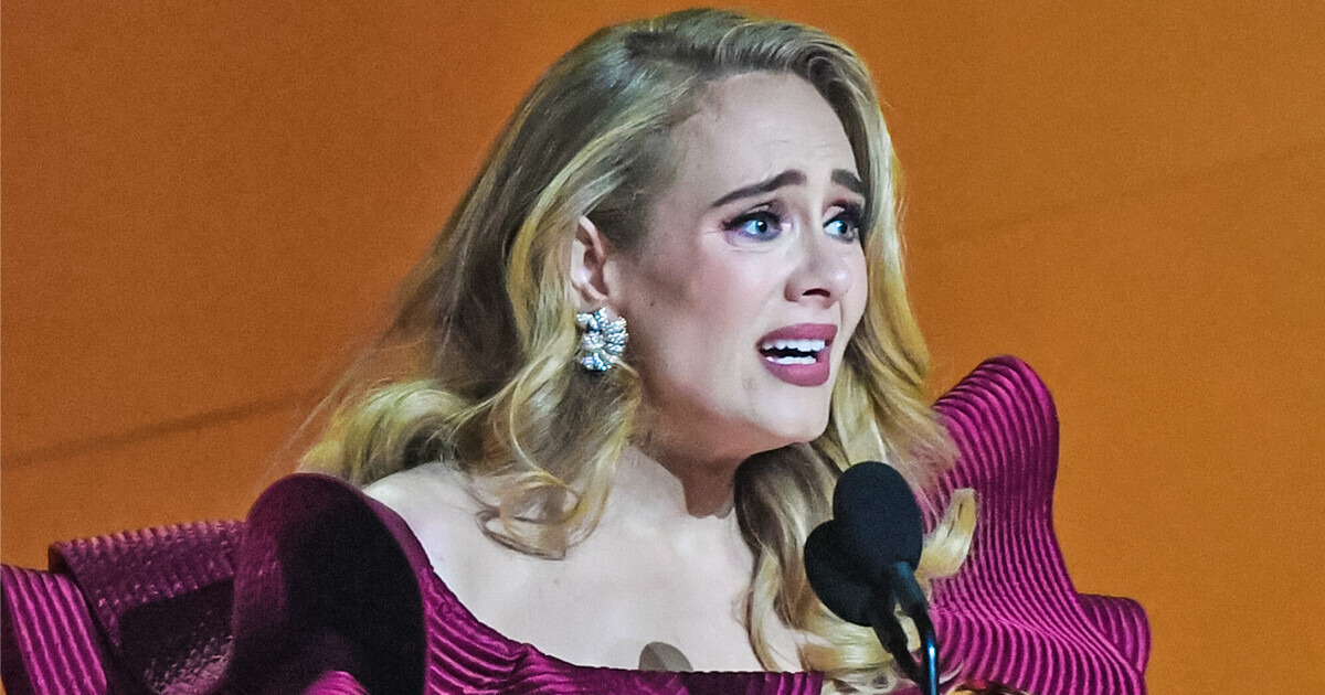 Adele Graciously Agreed to Help a Couple in the Audience and Gave Her Fans a Moving Moment Adele Graciously Agreed to Help a Couple in the Audience and Gave Her Fans a Moving Moment