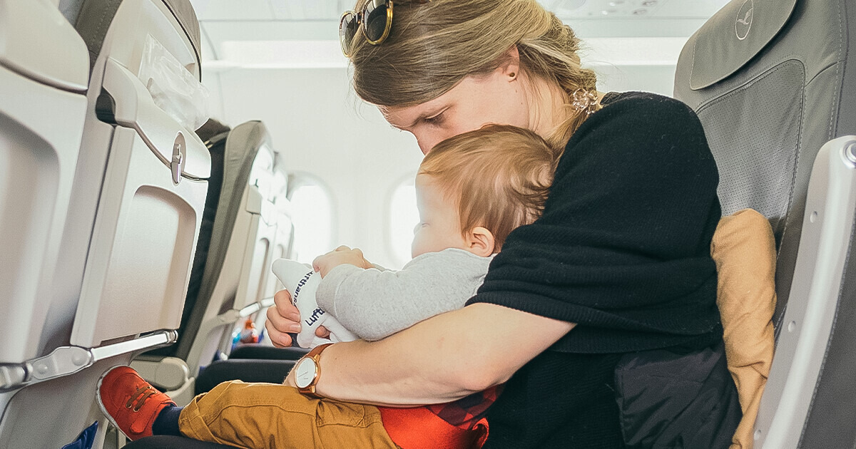 A Travel Expert Answers Whether Solo Passengers Should Swap Seats on a Plane to Allow a Family to Sit Together A Travel Expert Answers Whether Solo Passengers Should Swap Seats on a Plane to Allow a Family to Sit Together