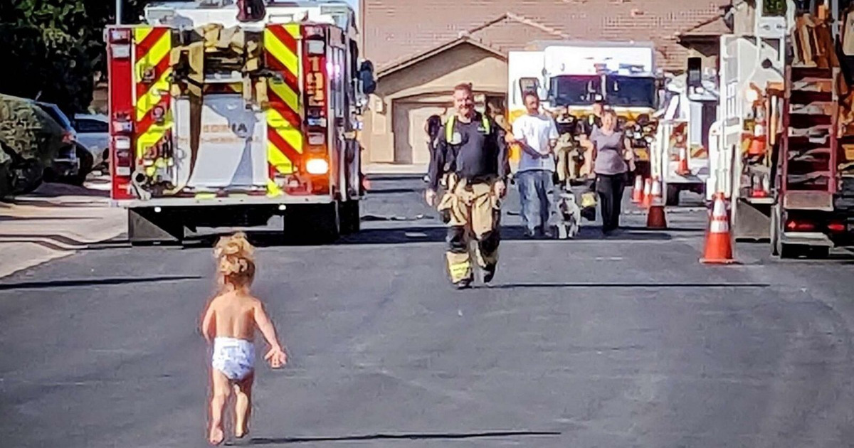 Sweet Moment Captured as Toddler Runs to Embrace Her Firefighter Father
