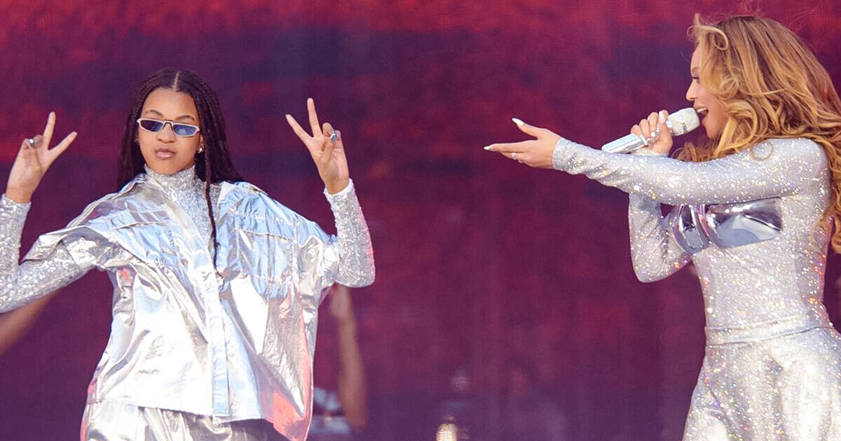 Beyoncé and Blue Ivy Share the Most Adorable Mother-Daughter Moment Onstage