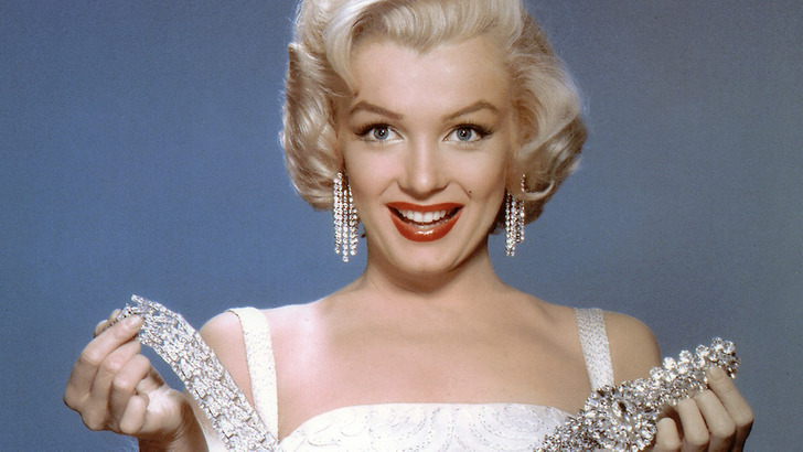 When Marilyn Monroe Was 18, She Saw Her Long-Lost Sister for the First ...