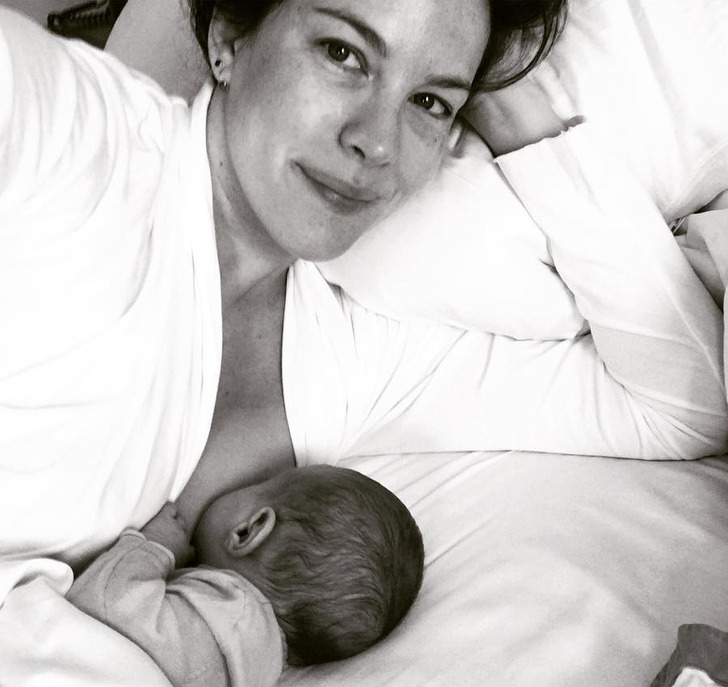 15 Celebrity Women Who Fought the Stigma Around Breastfeeding After Becoming Moms